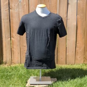 Basic v-neck t-shirt